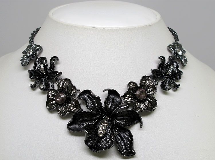 Hematite Color Crystal Flower Necklace Earrings s0498  