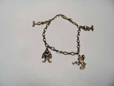 10K Yellow Gold Warner Bros Charm Bracelet 24645  