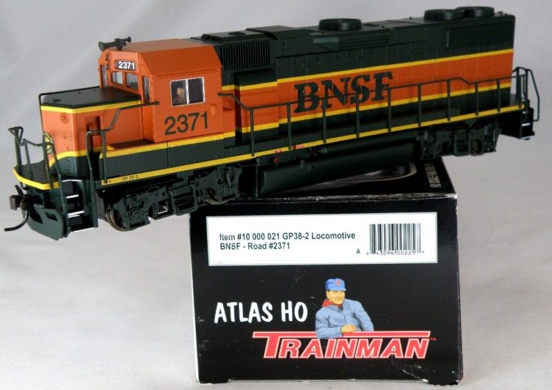 HO Scale GP 38 2 Locomotive   BNSF #2371   Atlas  