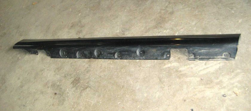 BMW E46 Black Right Side Skirt 4dr 323i 325iT 328i 330  