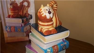 CAT ON STACK OF COOKBOOKS CERAMIC COOKIE JAR  CUTE NIB  