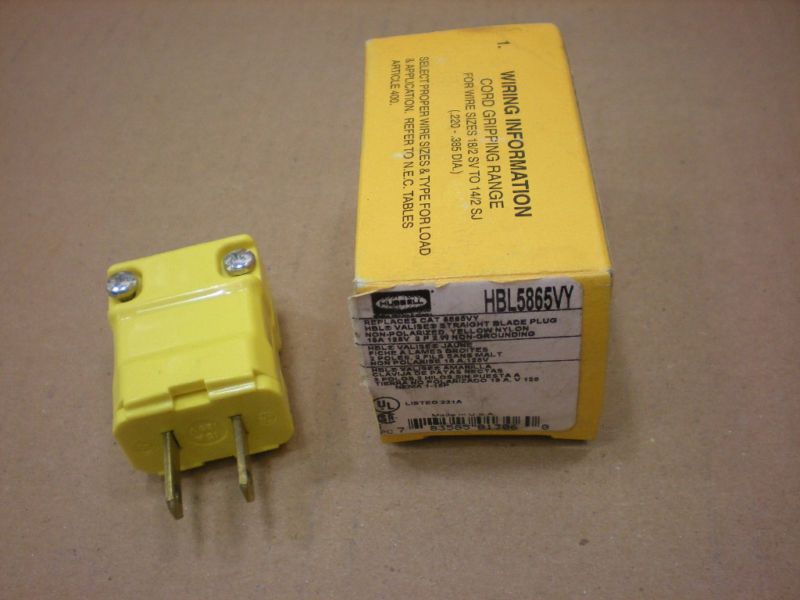 NIB HUBBELL HBL5865VY 5865VY STRIAGHT BLADE PLUG  