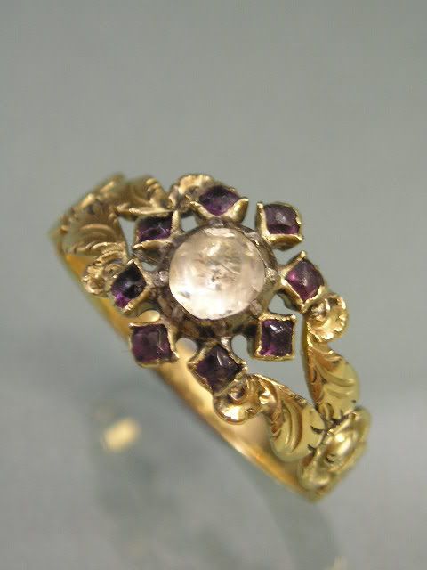 FINE LOOKING GEORGIAN GARNET WHITE STONE 18CT GOLD FLORAL SHOULDERS 