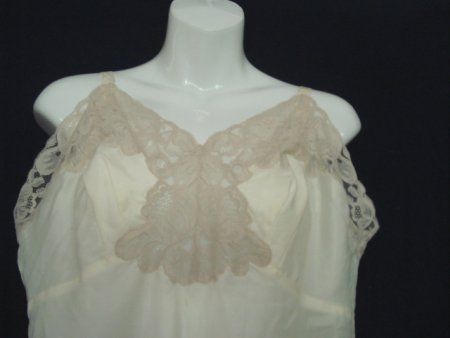 Lady Lynn Nylon Lace Antique White Slip  