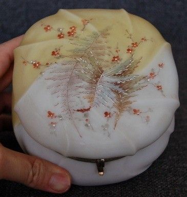 WAVE CREST C.F. MONROE YELLOW FERN MOTIF DRESSER BOX  