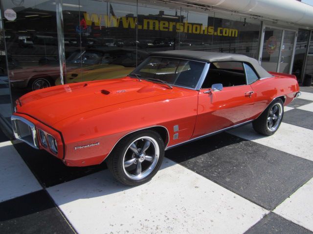 Pontiac  Firebird in Pontiac   Motors