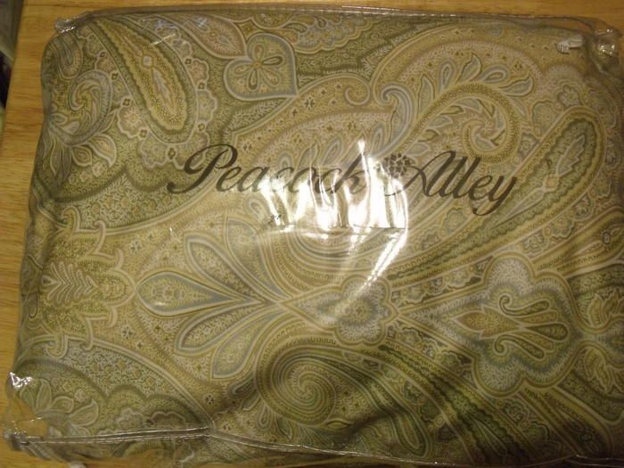 NWT PEACOCK ALLEY TAILORED PAISLEY TWIN BEDSKIRT UP TO 22 INCH DROP 