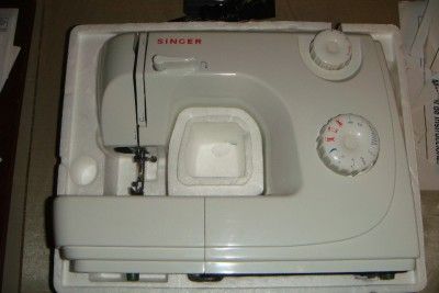 Singer 8280 Sewing Machine 30 Stitch Functions Metal Construction 