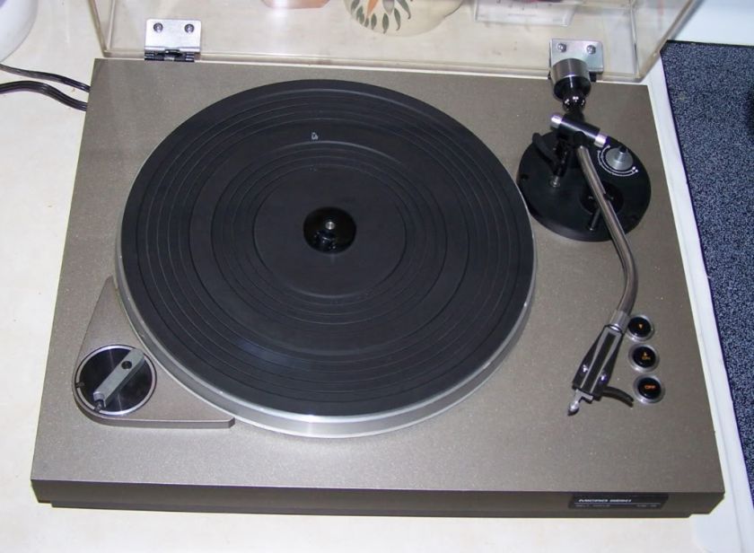 MICRO SEIKI MB 15 VINTAGE TURNTABLE  