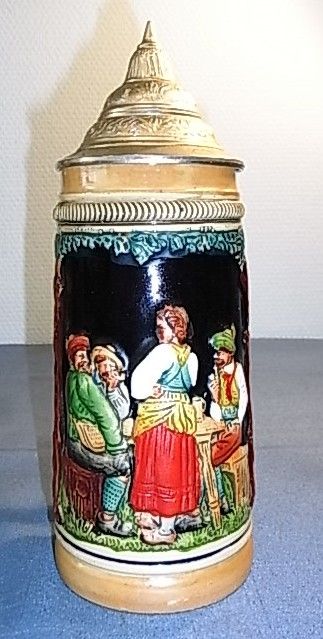 LA2/1a * BEAUTIFUL LIDDED BEER STEIN STONEWARE VINTAGE GERMAN 1950s 