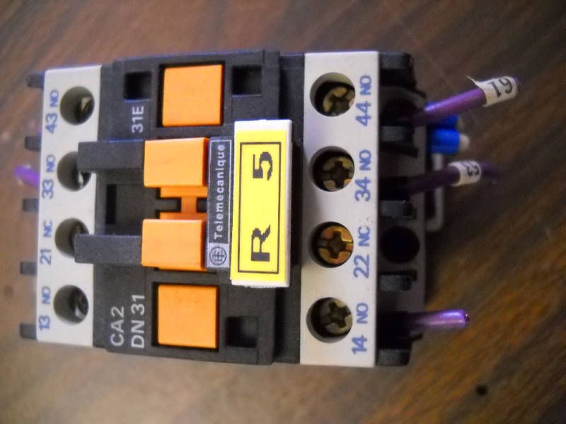 Telemecanique Control Relay Contactor CA2 DN31 31E  