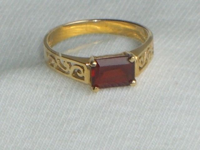 ELEGANT 14K GARNET LADIES RING JEWELRY SIZE 6 FILIGREE (2 grams 