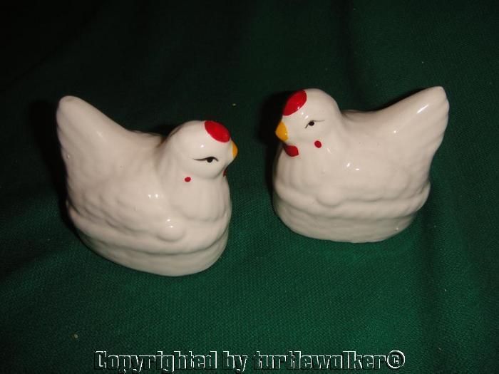 Vintage Chicken Nesting Hen Salt Pepper Shakers  