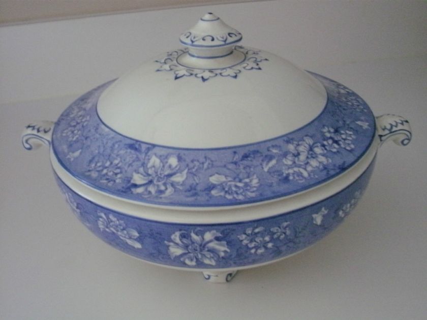 SOHO POTTERY   SOLIAN WARE AZALEA COVERED CASSEROLE  