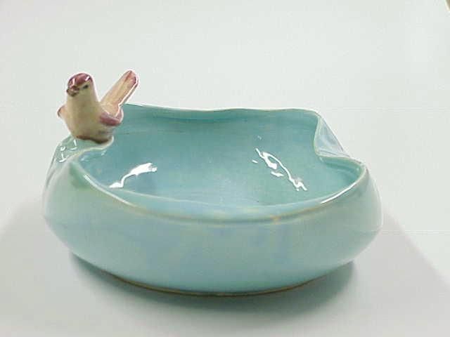 VINTAGE 1950 MCCOY NOVELTY 10 PLANTER WITH BIRD  