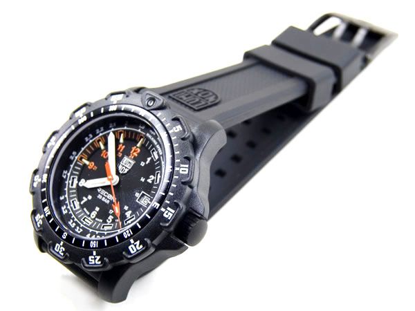 Luminox RECON POINT MAN 8820 SERIES Watch Swiss Made Tachymeter 